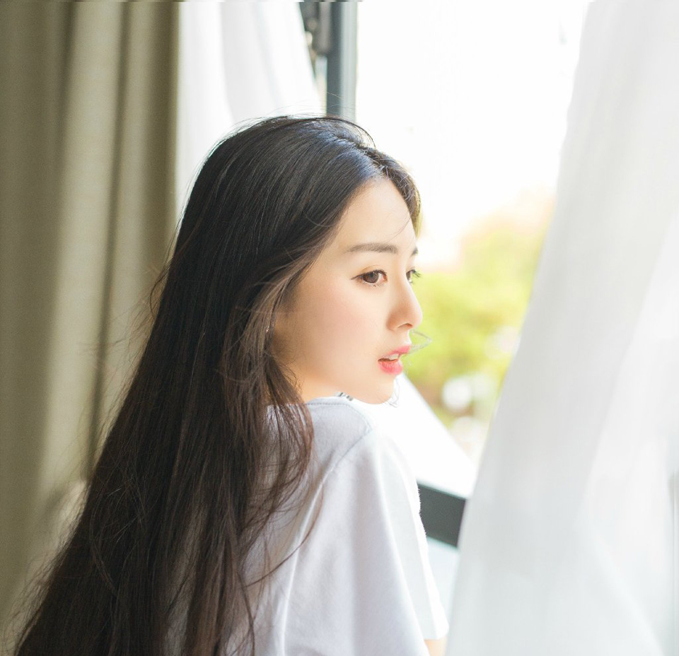 你是我今生渡不过的劫，多看一眼就心软，拥抱一下就沦陷。